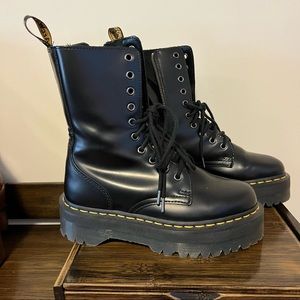 Dr. Martens Jadon HI Platform Leather Boots